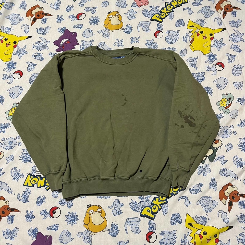 Vintage Sweatshirt : Russell Athletic Green Fits Like L but it’s and XL
